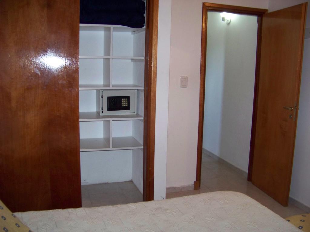 Lejos De Pindal Apartment *